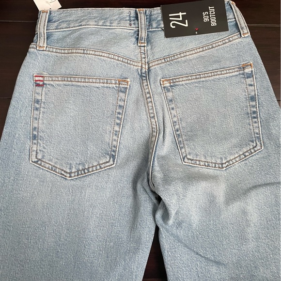 *NEW* BDG Urban Outfitters Vintage blue high-waisted 90s bootcut jeans - Picture 2 of 9